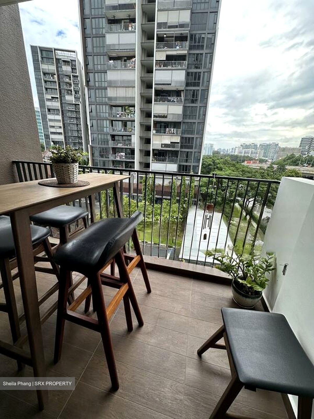 Sant Ritz (D13), Condominium #467653121